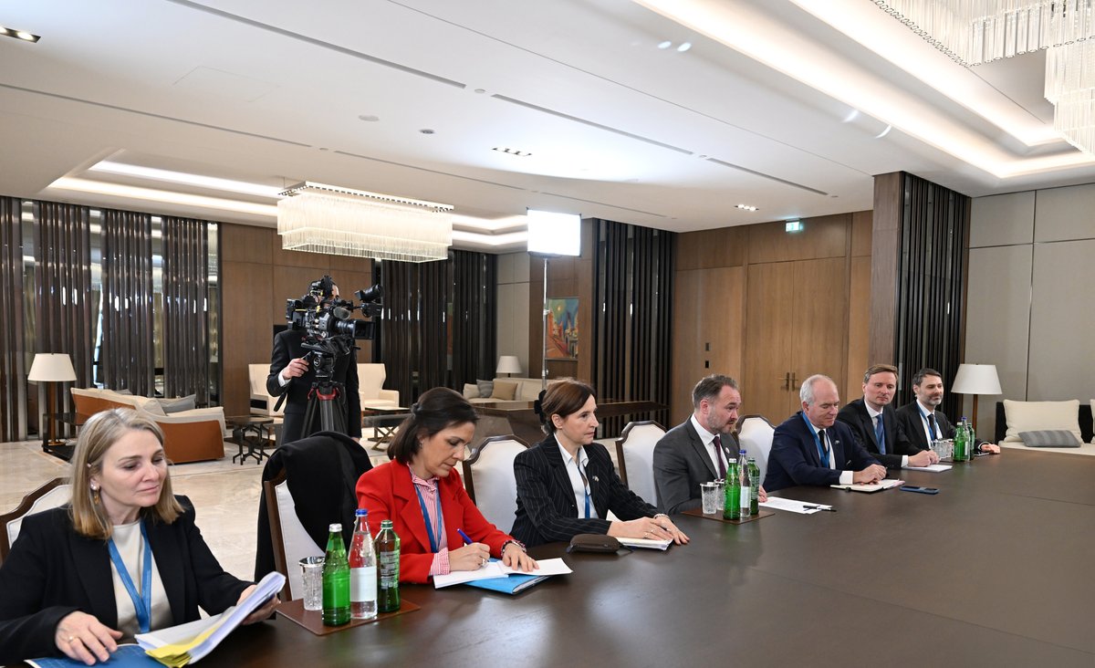 President Ilham Aliyev received European Commissioner for Energy and Housing.

president.az/en/articles/vi…