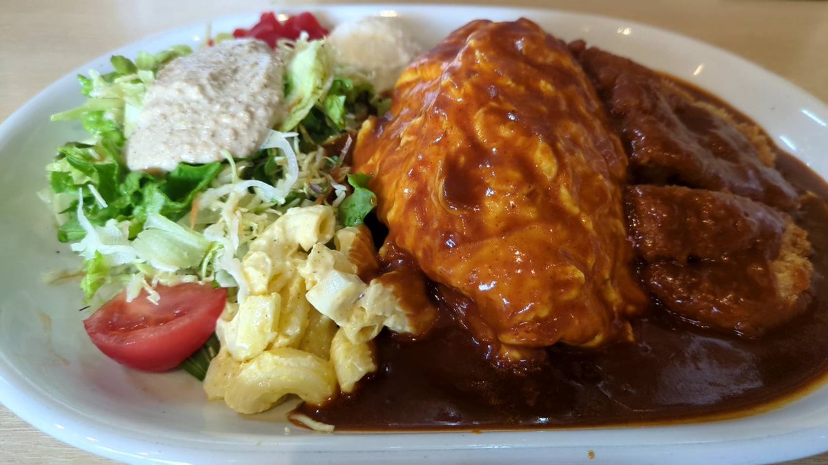 nonogourmet06's tweet photo. 羽曳野市　tamago cafe お夢や
オムライス　カツトッピング
内装がユニークで、カウンターに並んだからくり時計やおもちゃがあり、店内はインコが飛びまわり子ども連れや家族で楽しく食事できる雰囲気。
お店は広めでゆっくりできる感じですが、楽しかったです https://t.co/c1bKy2Q1Xy