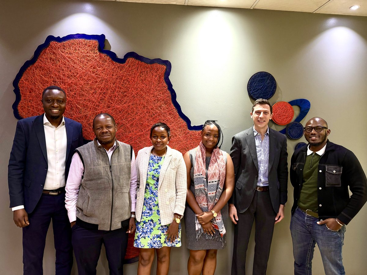 roketelkomug's tweet photo. This morning, we had the pleasure of hosting the team from Eutelsat at our offices😇.

We shared insights on some ways we could expand connectivity across the region and we can’t wait for what is yet to come.

#RokeAt19 #LiveTheRokeLife #Partnerships https://t.co/mGcFN9VhLF
