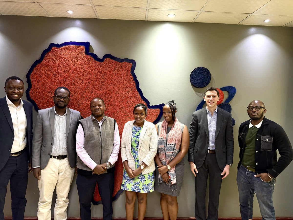 roketelkomug's tweet photo. This morning, we had the pleasure of hosting the team from Eutelsat at our offices😇.

We shared insights on some ways we could expand connectivity across the region and we can’t wait for what is yet to come.

#RokeAt19 #LiveTheRokeLife #Partnerships https://t.co/mGcFN9VhLF