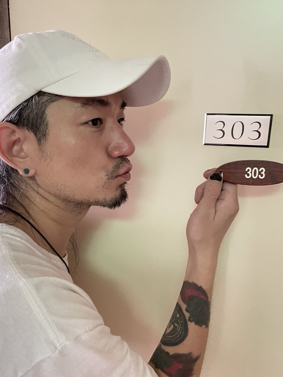 DO SHOCK BOOZE tweet media