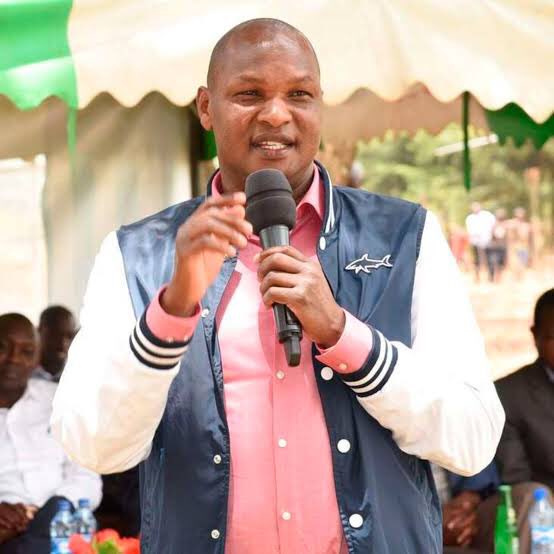 WHY FAROUK CAN’T BE EXPELLED?👇

Farouk Kibet is a close confidant and personal assistant to President William Ruto. He's been by Ruto's side since 1997, when Ruto was campaigning for the Eldoret North MP seat. 

Farouk’s influence extends beyond his official role, with some