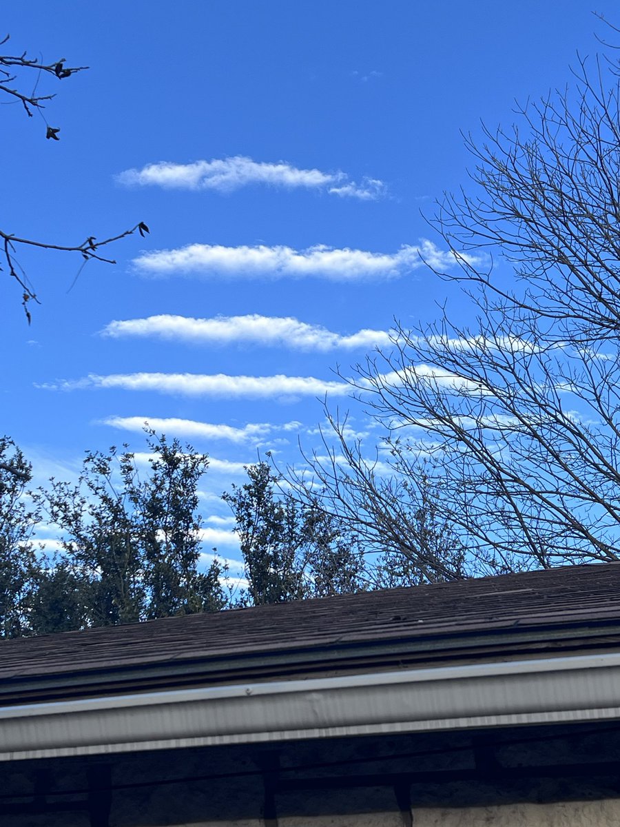 LordOfOops's tweet photo. Someone in the sky having a party… https://t.co/2Abdf0ePUq