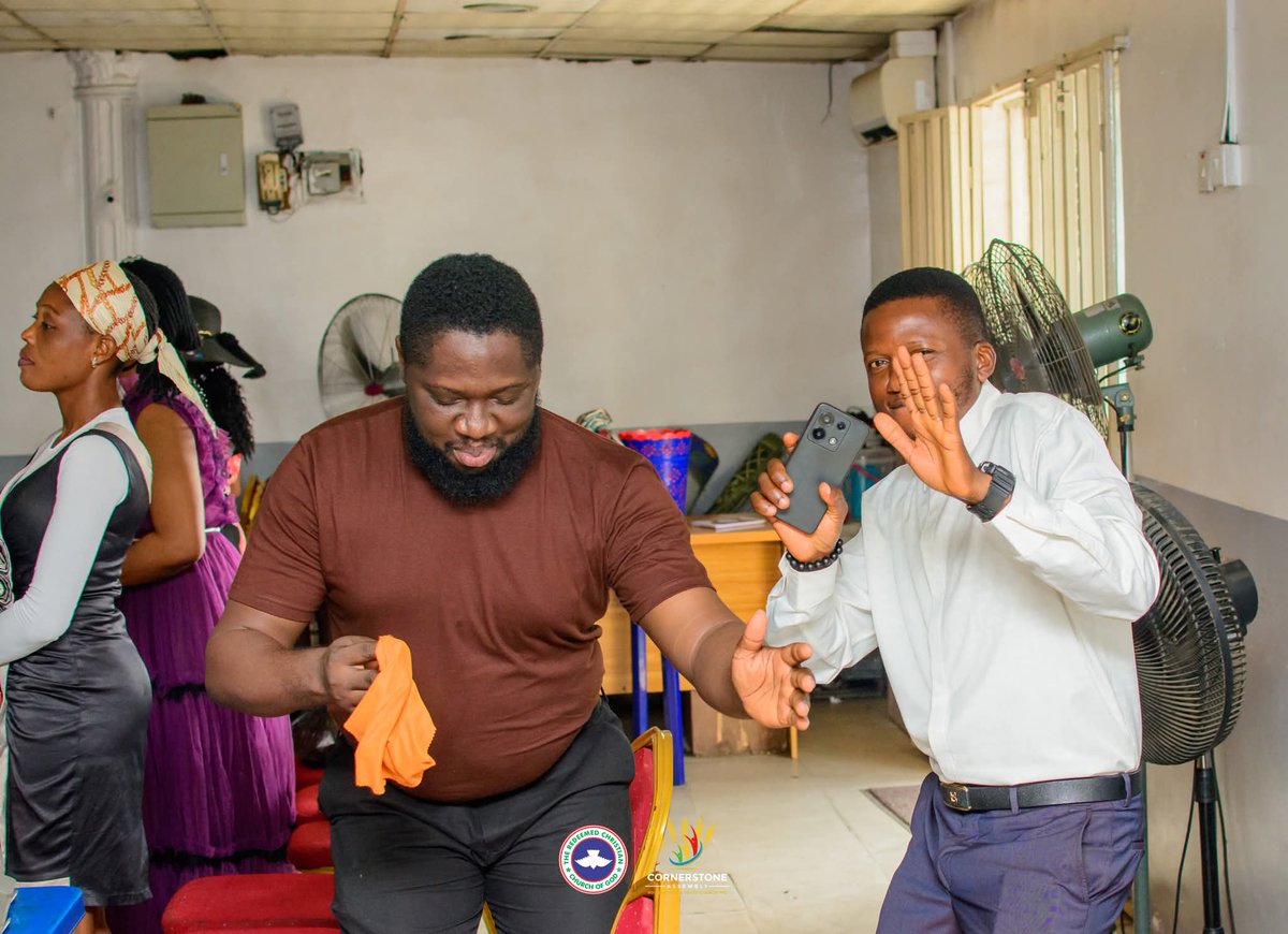 In the mood of celebration.... I am offering free piano class to 5 kids within the age of 7-15.its going to be a one on one online training, the student however must have access to a piano... Tag anyone you feel would be interested or could gain from this opportunity to send dm