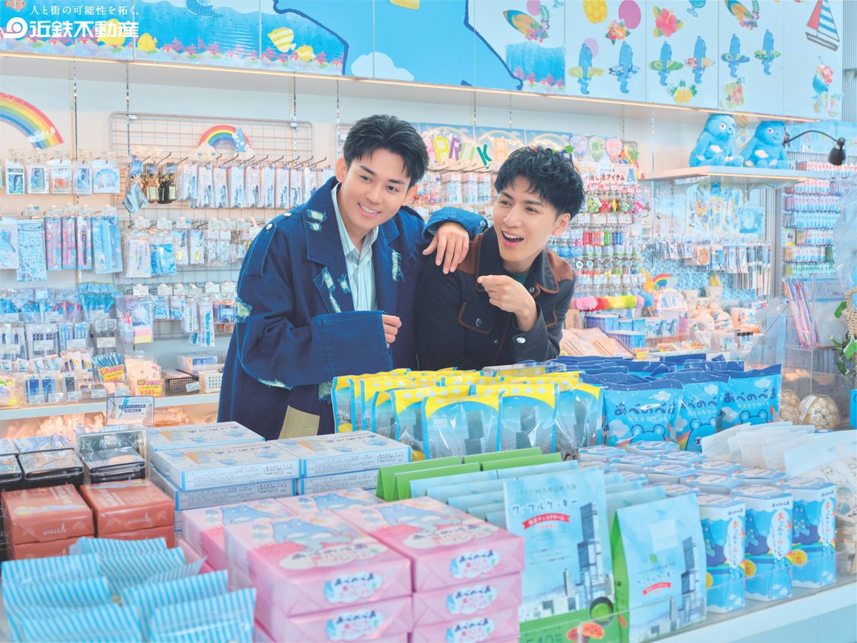 あべのハルカス_WESTꓸ 🌟 展望台ショップの壁面装飾をご紹介