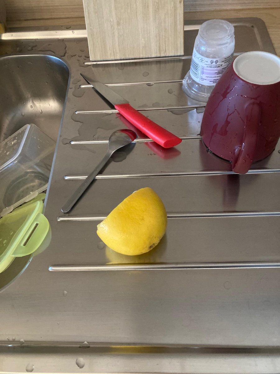 Ty vole, že se šetří chápu, ale že někdo umeje citron a nechá odkapat aby se dal použít znovu, to čumím i já