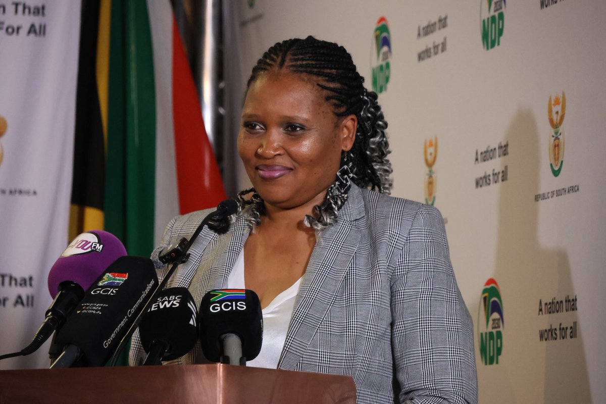 HigherEduGovZA's tweet image. [WATCH] Minister @ButiManamela briefs the Media on Mid-Way Mark SETA Administration
facebook.com/share/v/185bfQ…

#SETAs
#GovernanceMatters