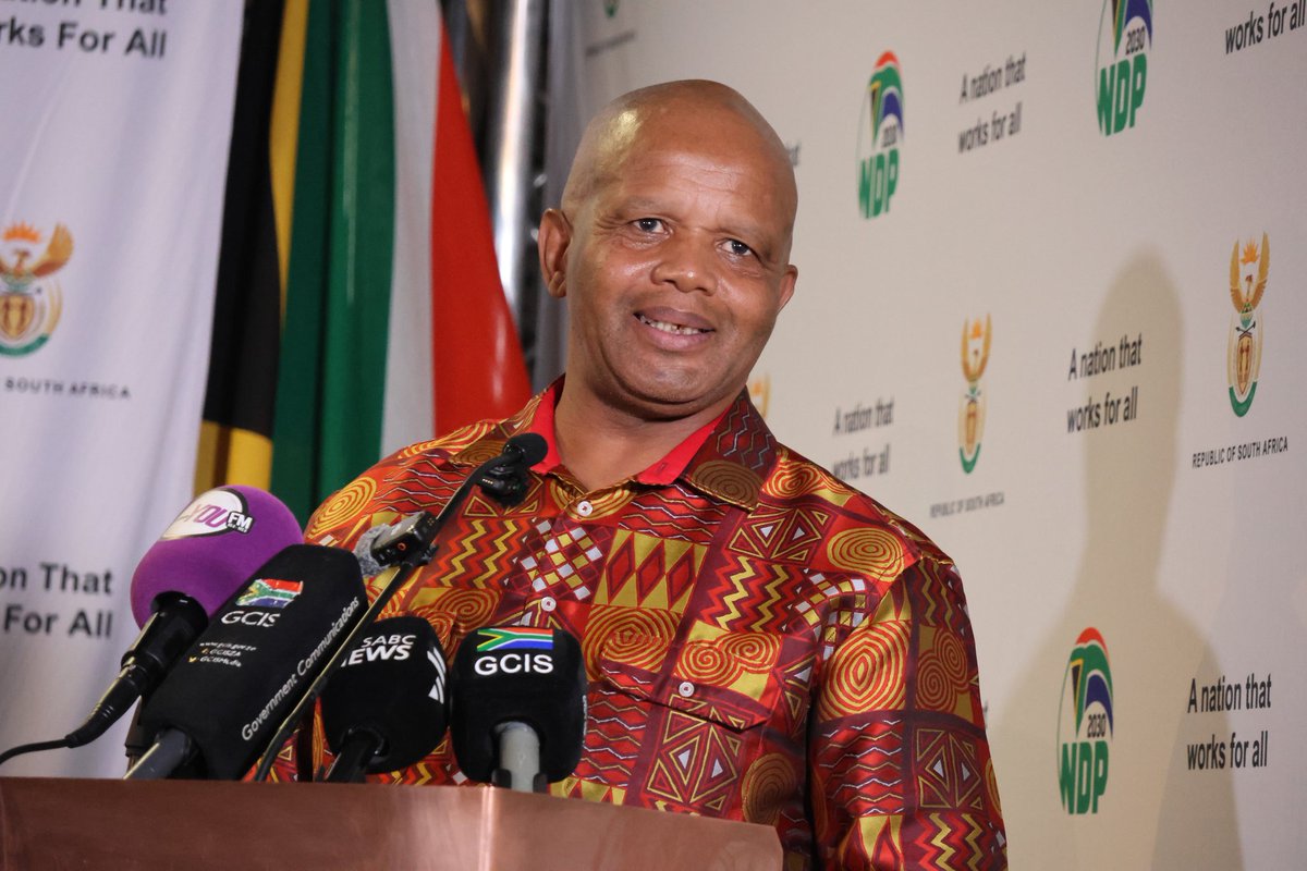 HigherEduGovZA's tweet image. [WATCH] Minister @ButiManamela briefs the Media on Mid-Way Mark SETA Administration
facebook.com/share/v/185bfQ…

#SETAs
#GovernanceMatters