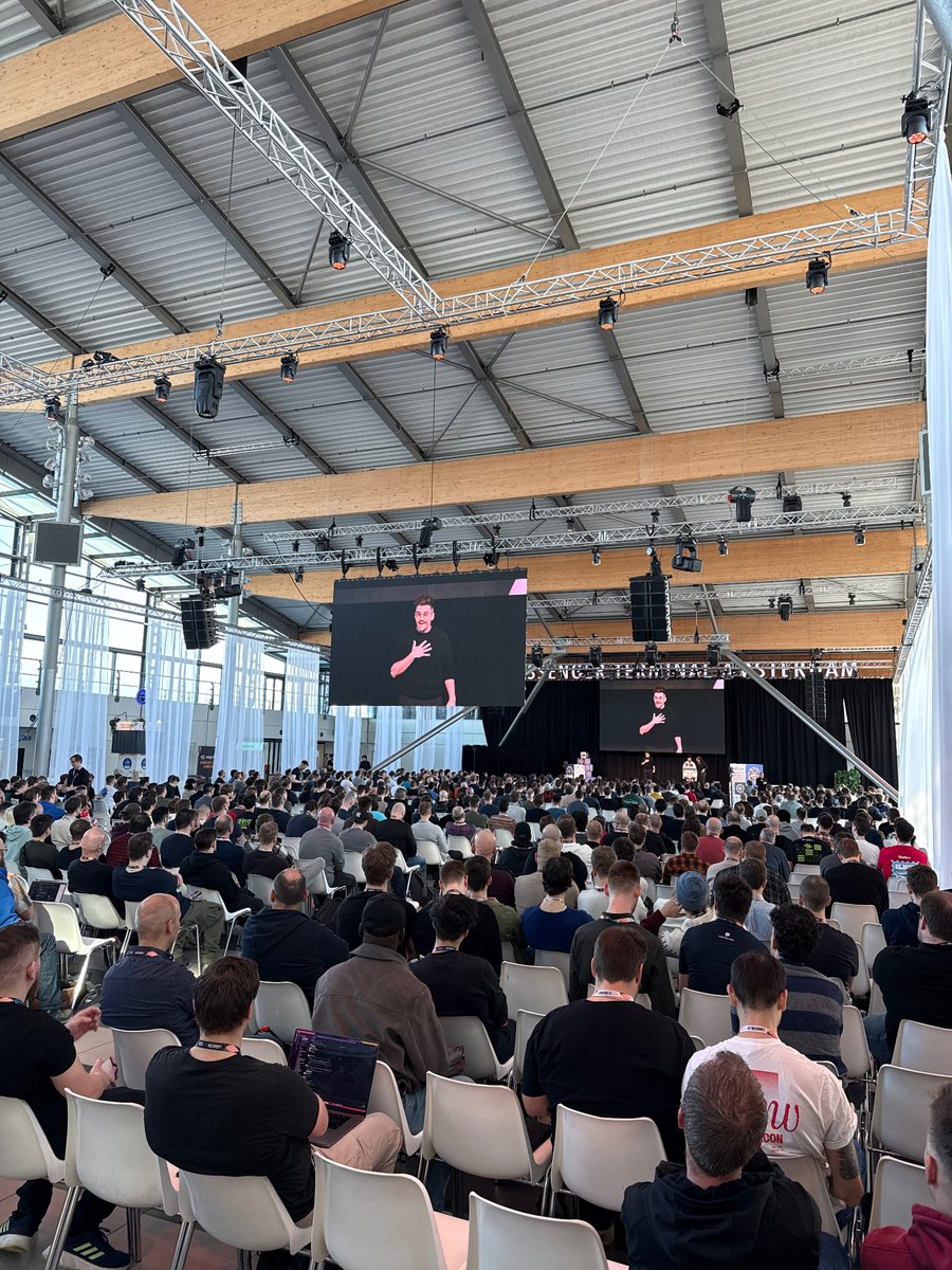 Statamic tweet media