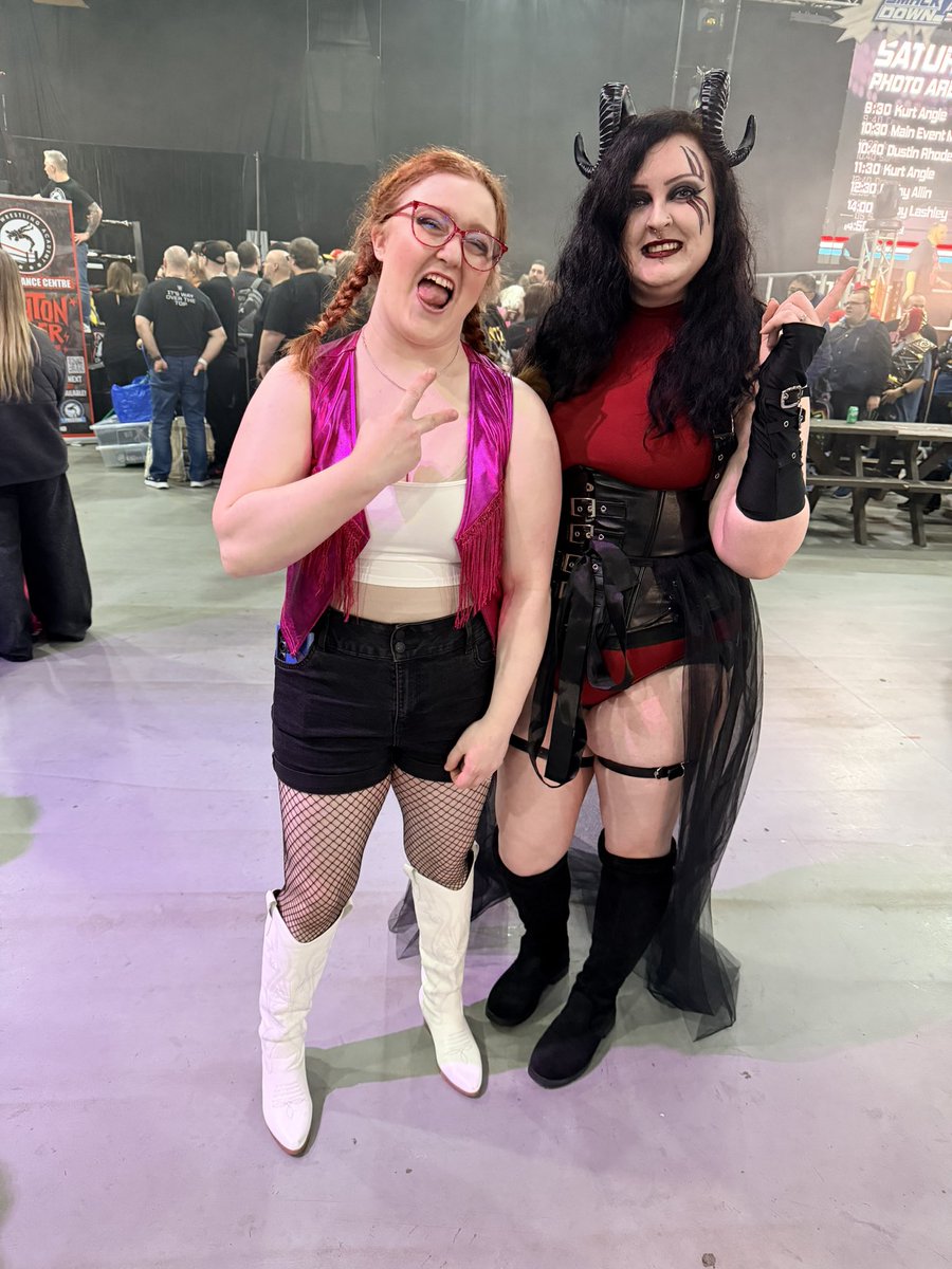theeiconicgeek's tweet photo. I forgot to share my #stephanievaquer Cosplay from last weekend. Not bad for a first time. I attended my first ever. #wrestlingconvention and made so many new and incredibly talented friends.
#cosplayer #WWE #wwecosplayer #ftlow #ukcosplayer https://t.co/AKPXLLYTYx