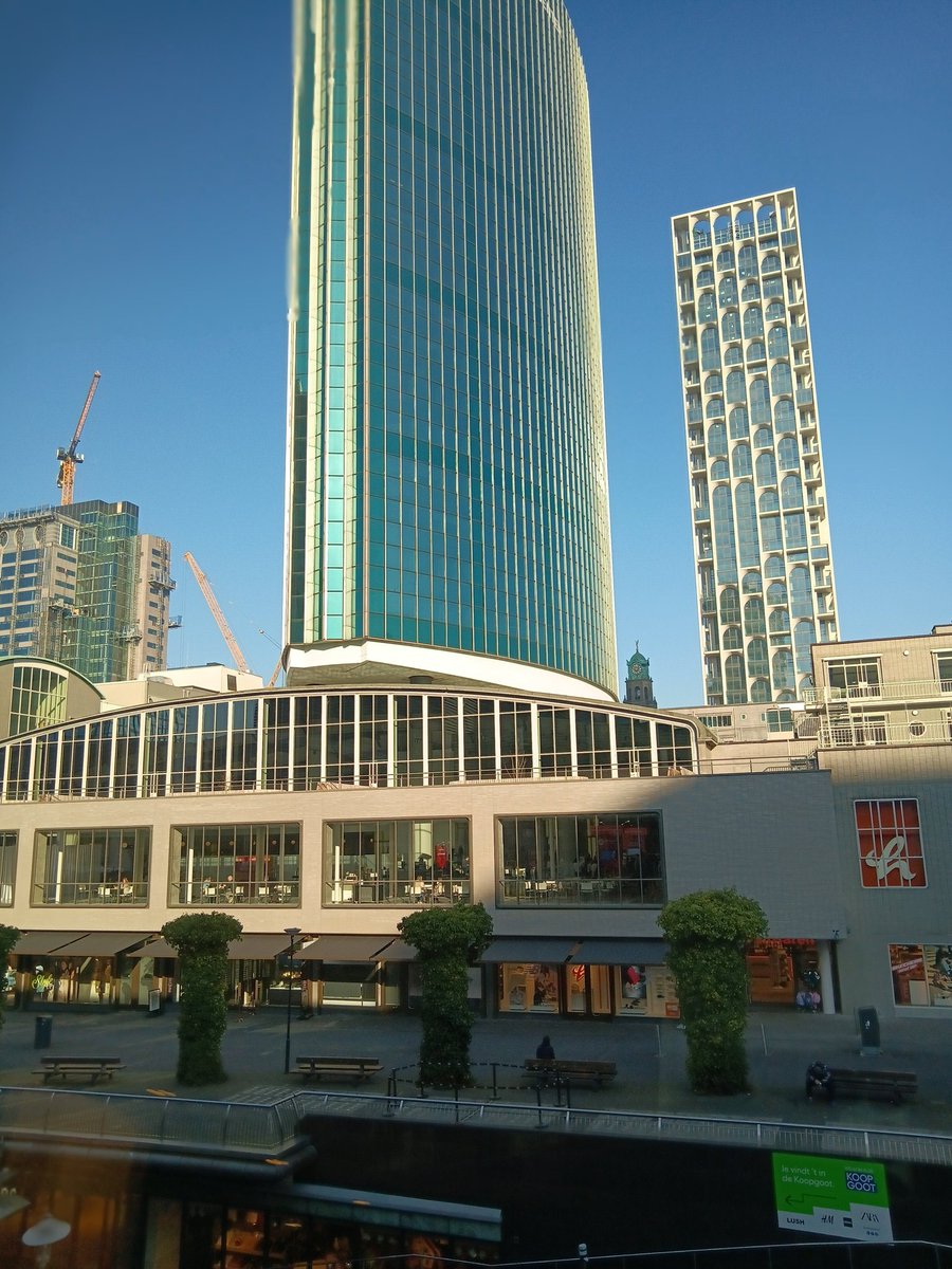Piet_Heyn's tweet photo. World trade centrum Rotterdam. https://t.co/2ssNXZkxpA