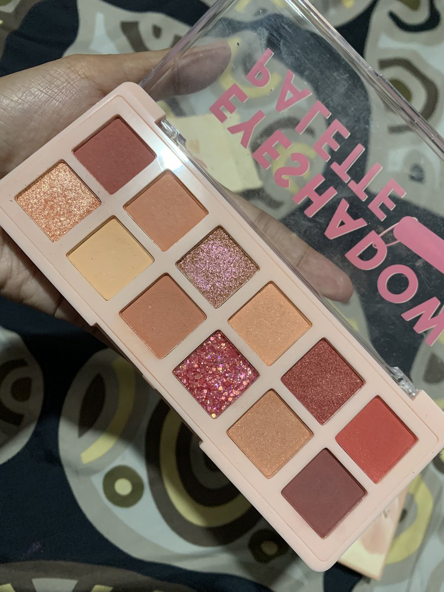 lvjastip's tweet photo. Eyeshadow pink flash 
shade 03 
35k

Foundation balm bnb new 
shade FN1 
43k https://t.co/p6cCksBVmW