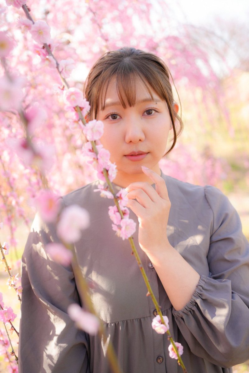 春の訪れ
枝垂れ梅と
model：りおなさん(<a href="/ron_toriniku/">りおな</a> )
#ポートレート
#portrait