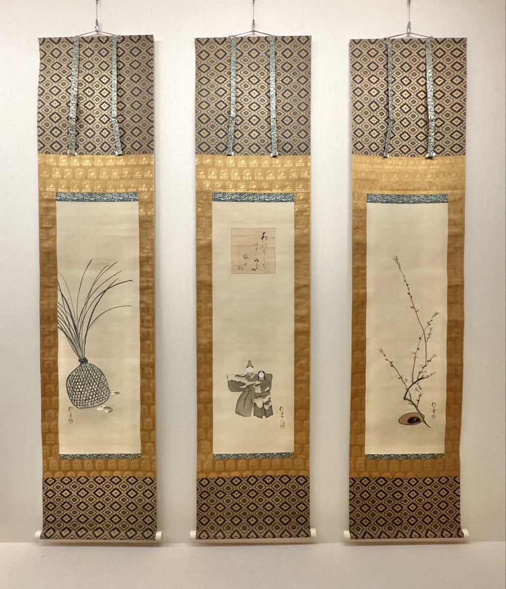 今日は #ひな祭り ですね🎎 当館では現在、酒井抱一の立雛三幅対を展示