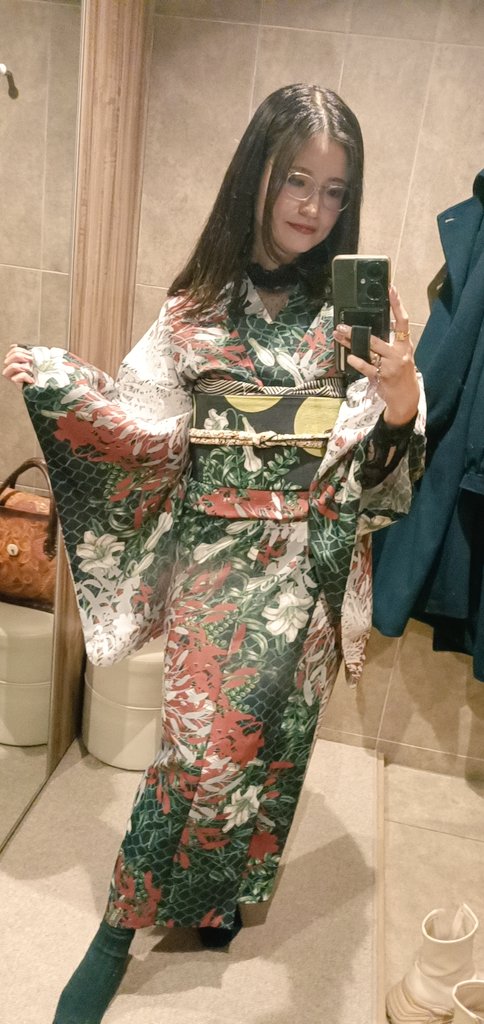 kazuki1006's tweet photo. 仕事からの着替えた👘セオα始めました〜ワンピースの上に着た
着物&帯🦋 #重宗玉緒 さん
帯締め #栗梅茶 さん
イヤリング🦋 #conoco さん
帯揚げ #ミミズクヤ さん
ワンピース&コートはラベルエチュード🧥セオなら着られる
歯医者で「パーティーに行くの?」と聞かれた普段着笑
#かずきもの https://t.co/asxgCyV7SI