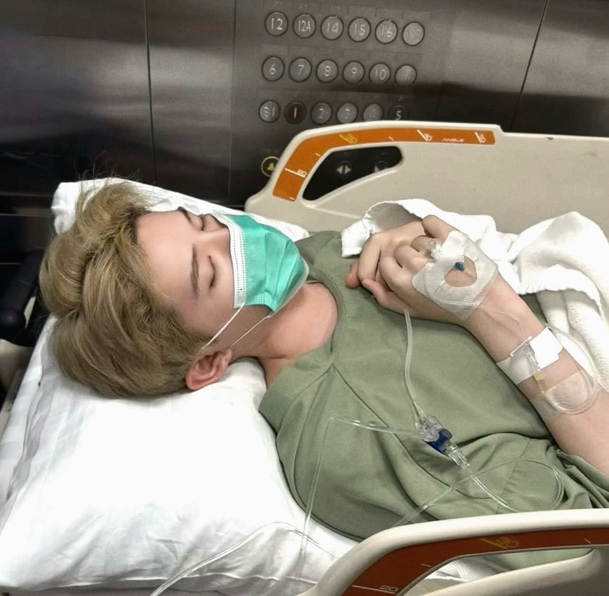 และ ATLAS เป็นทั้ง 2 อย่างละ