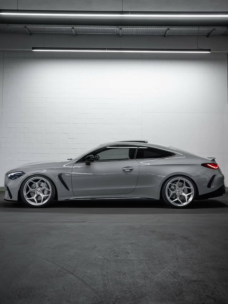 mbmaybachfans's tweet photo. Gray Shark: CLE 53 AMG 3.0-L 6-Cyl 🦈

📸: @srs_swissrichstreets (IG) https://t.co/0YPWpwxnk2