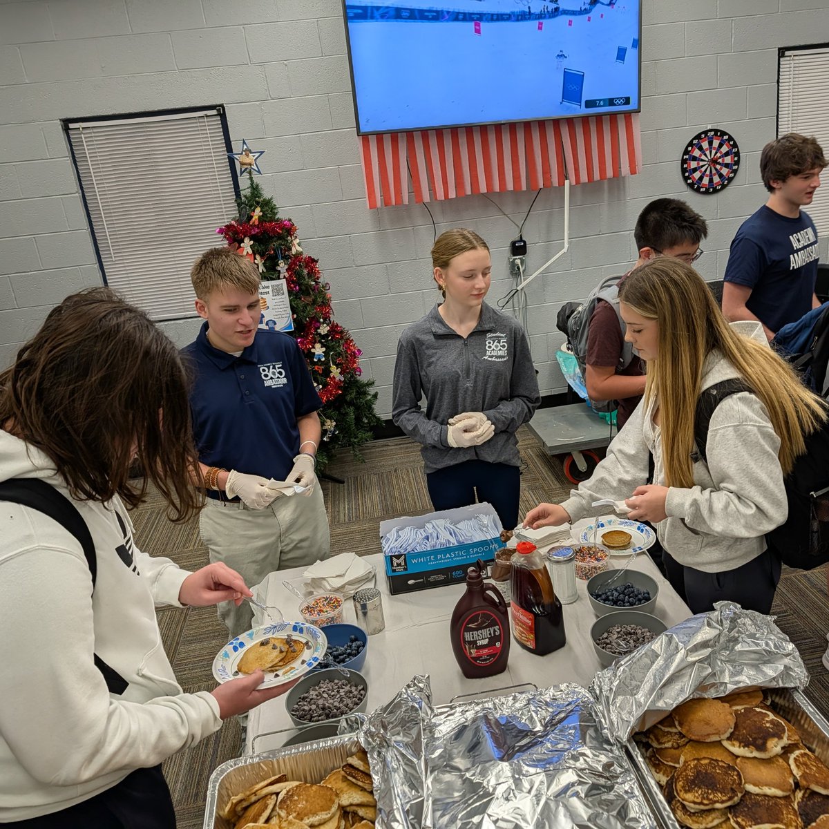 FHS9Academy's tweet photo. Q3 Pancake Breakfast Celebration! This celebration is fun for our entire Anchor Academy community! https://t.co/vFVPlqnVlH
