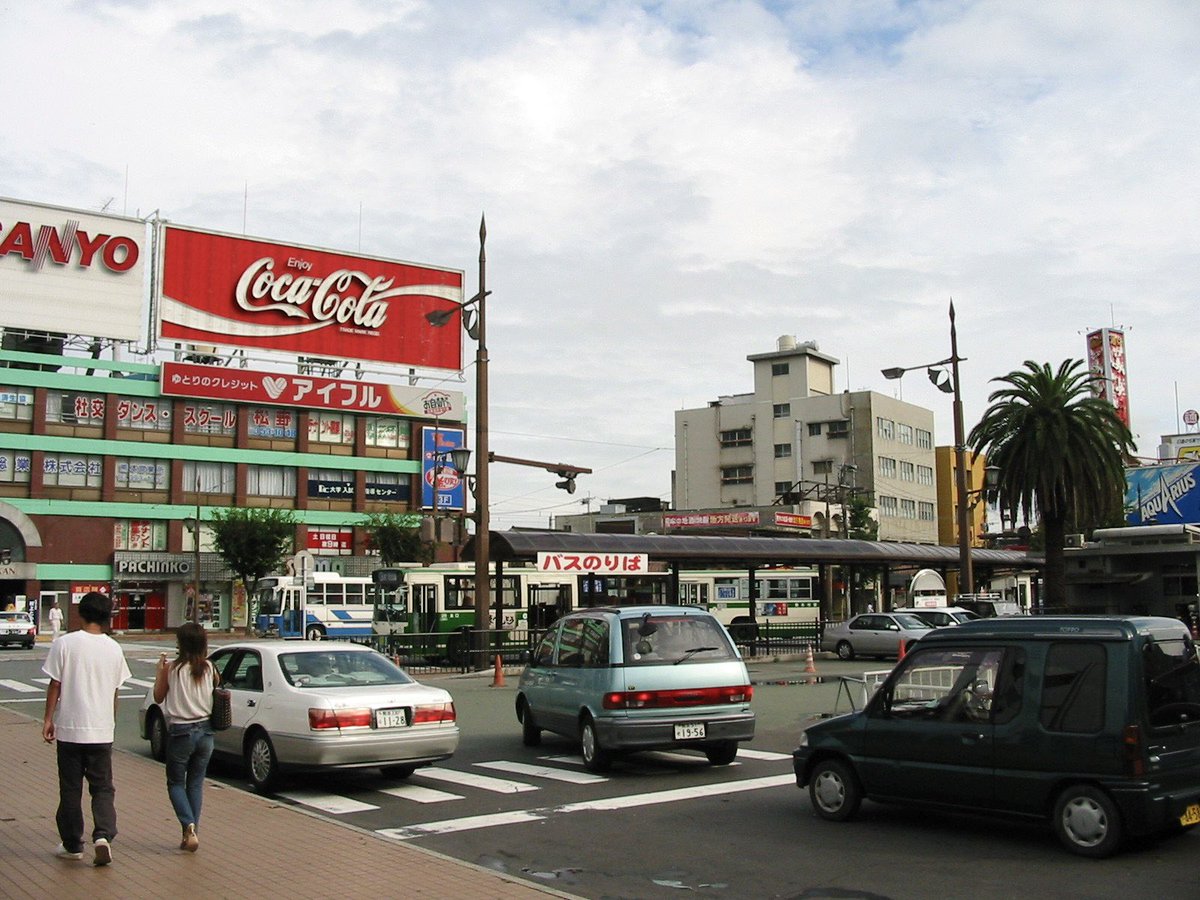 urakutenism's tweet photo. 23年前の2003(平成15)年に撮影した熊本駅。九州新幹線の開業や在来線の高架化などもあり、今ではすっかり景色が変わってしまいました。 https://t.co/wmEakcDtrK