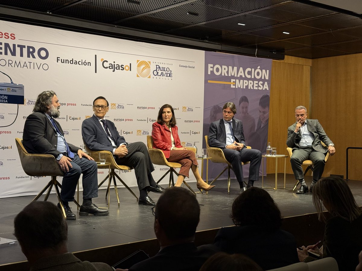 En la mañana de ayer asistimos en la <a href="/Cajasol/">Fundación Cajasol</a> a las jornadas sobre Formación y Empresa organizada por el <a href="/ConsejoSUPO/">Consejo Social de la Universidad Pablo de Olavide</a> en colaboración con <a href="/EPAndalucia/">Europa Press</a>.

Una jornada de formación donde pudimos escuchar las intervenciones de los ponentes de la interesantísima mesa redonda: los