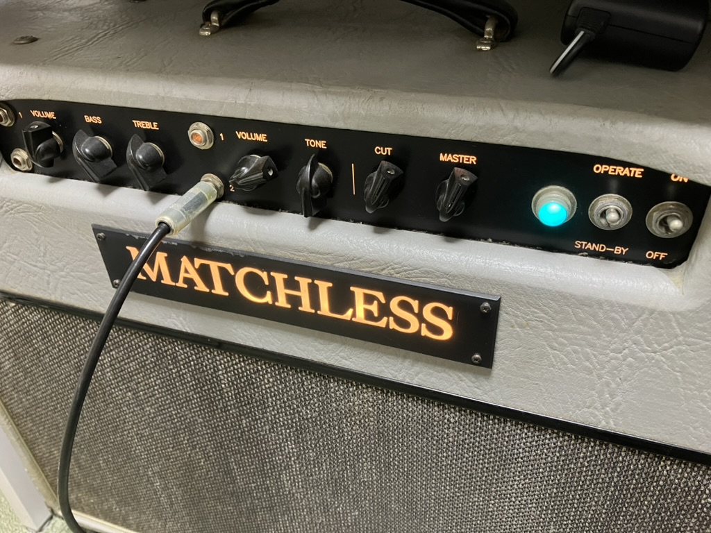 引ポスのMATCHLESS/DC-30は97年製でシリアルがM5xxx。
私のMATCHLESS/DC-30は98年製でシリアルがM4xxx。

シリアルって前後したりするんですね〜