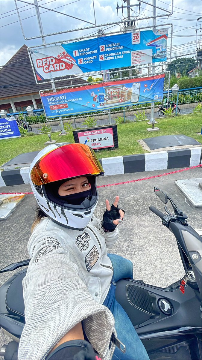 lele 🦈 tweet media