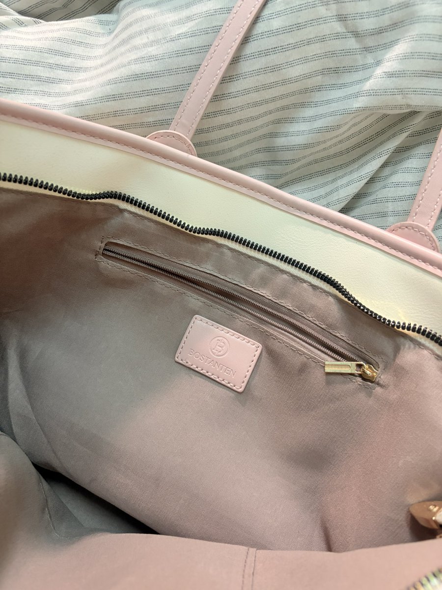bbibooe's tweet photo. ส่งต่อกระเป๋า Bostanten สภาพ99% ซิปใช้งานได้ปกติค่ะ 280฿ ส่งฟรีค่ะ♥️♥️
#ส่งต่อกระเป๋ามือสอง #ส่งต่อกระเป๋า #bostanten #ส่งต่อของใช้ https://t.co/Y30cWlpjbt
