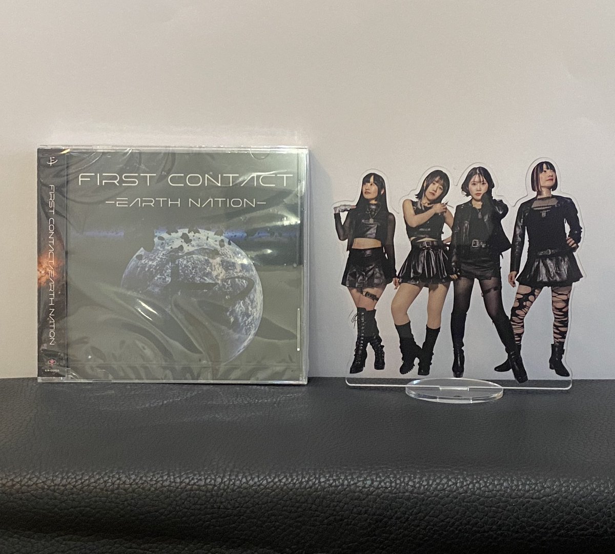 CDには恒例のサインが入ってますが、2nd用にみんな新しく書いてます