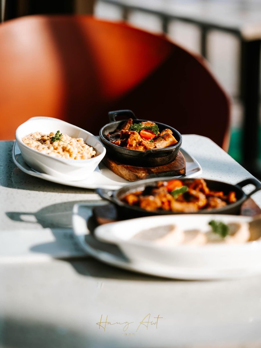 Comfort on a plate. Every single bite.🤍✨

#thehangawt