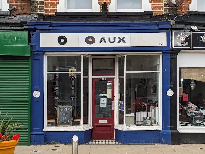 UK Record Shops tweet media