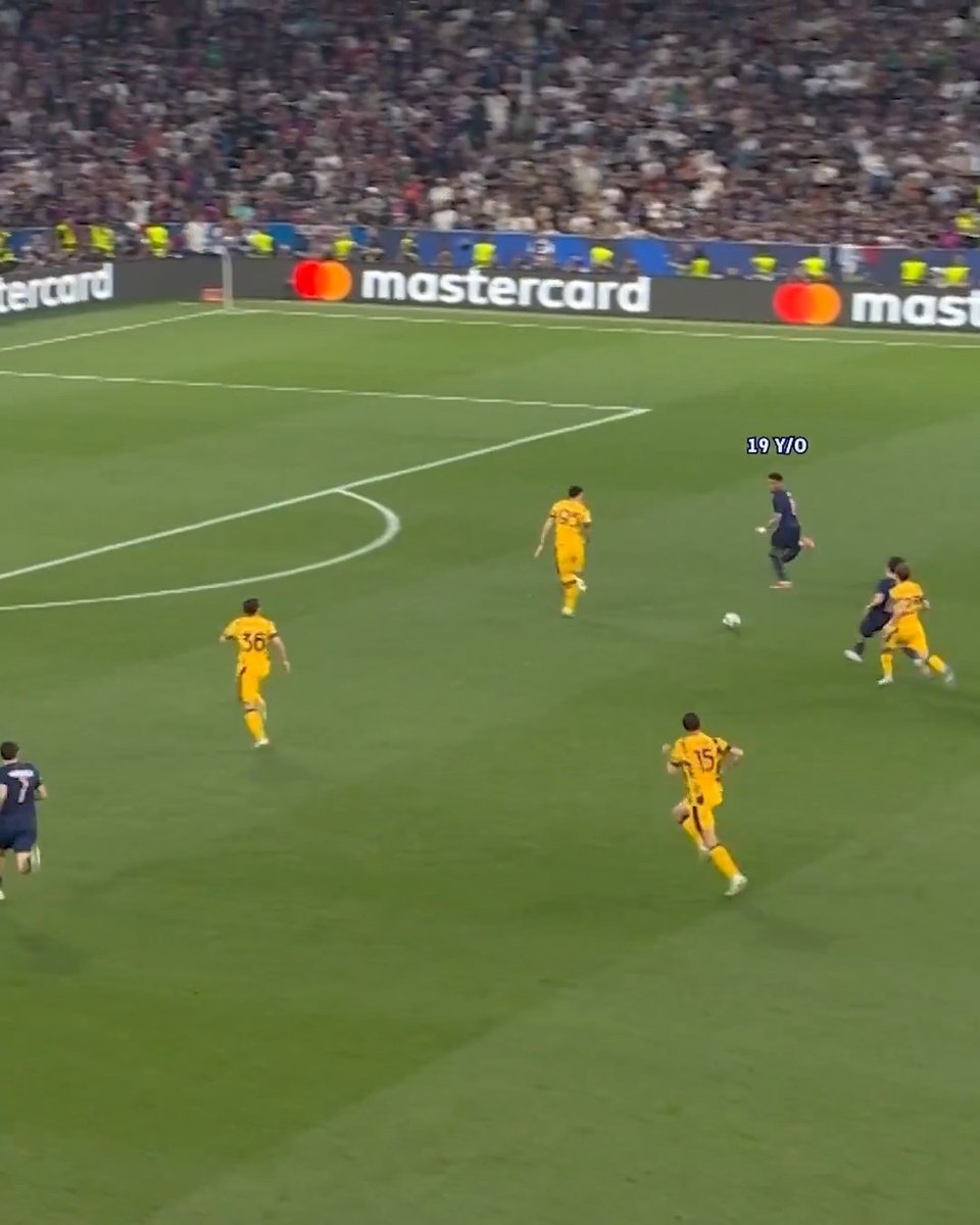 هدفان في نهائي دوري أبطال أوروبا وعمره 19 عامًا فقط! ديزيريه دويه موهبة استثنائية تثبت أن العمر مجرد رقم والمستقبل يبدو مرعبًا للمنافسين 