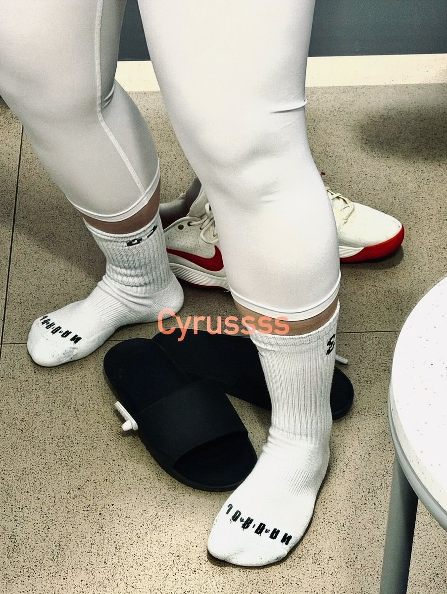 Cyrussss tweet media