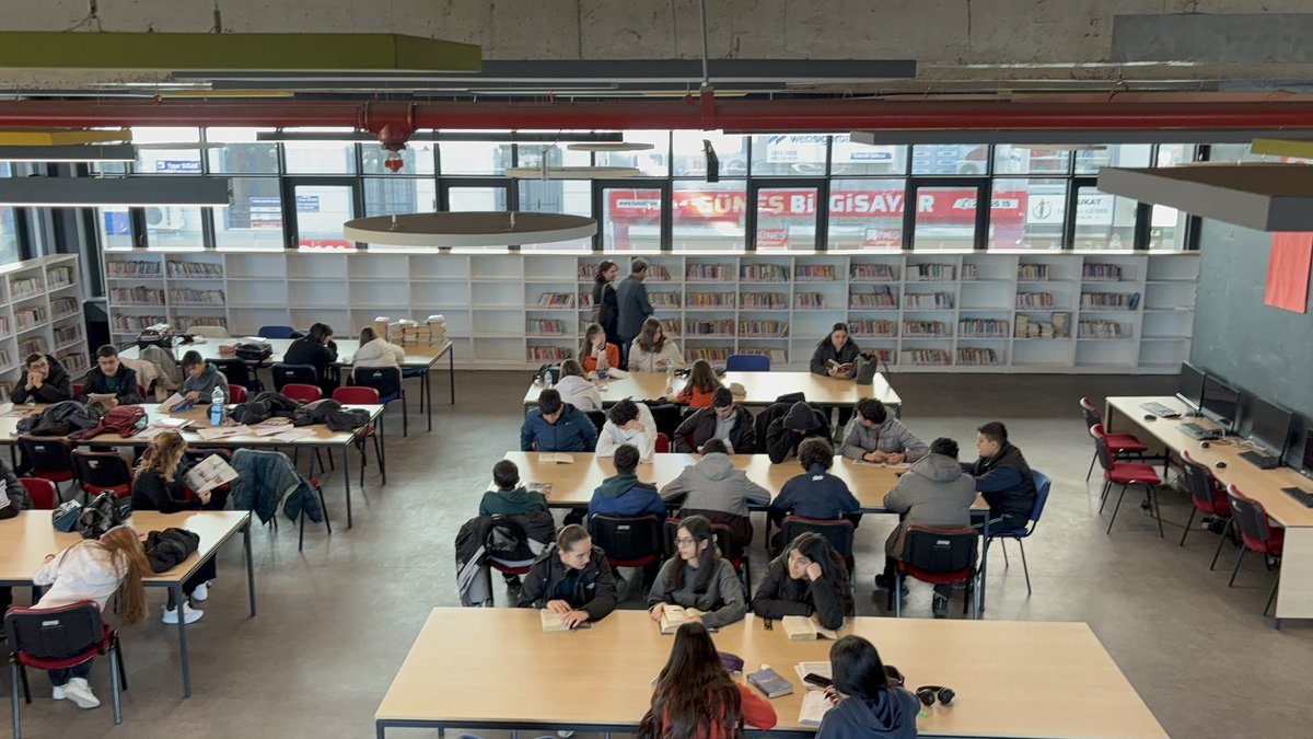 İlimiz Atatürk Anadolu Lisesi öğrencilerimizin kütüphane ziyareti ve kitap okuma saatinden kareler.