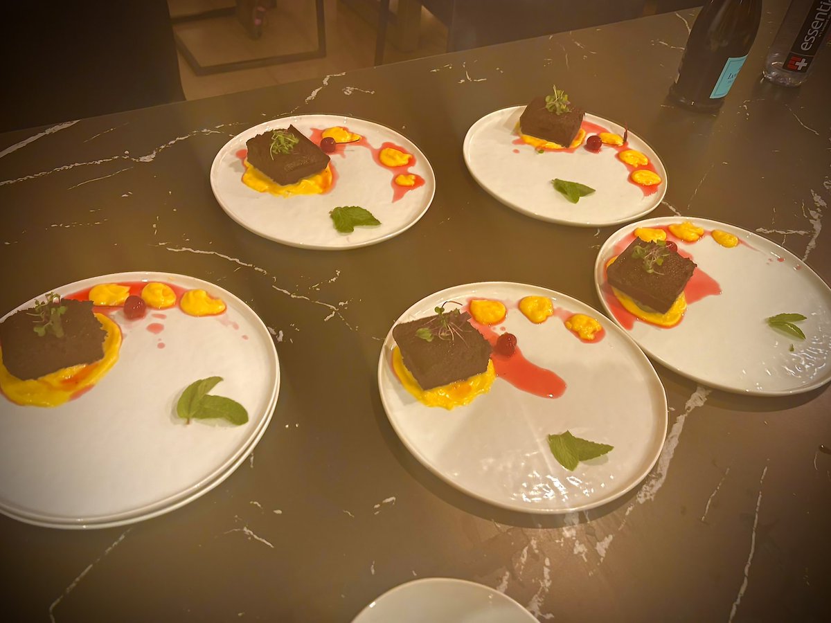 D98079Dwayne's tweet photo. Private dinner for 8 tonight, had a blast providing this elevated experience for my clients here in Palm Springs https://t.co/iASNHCpwVN