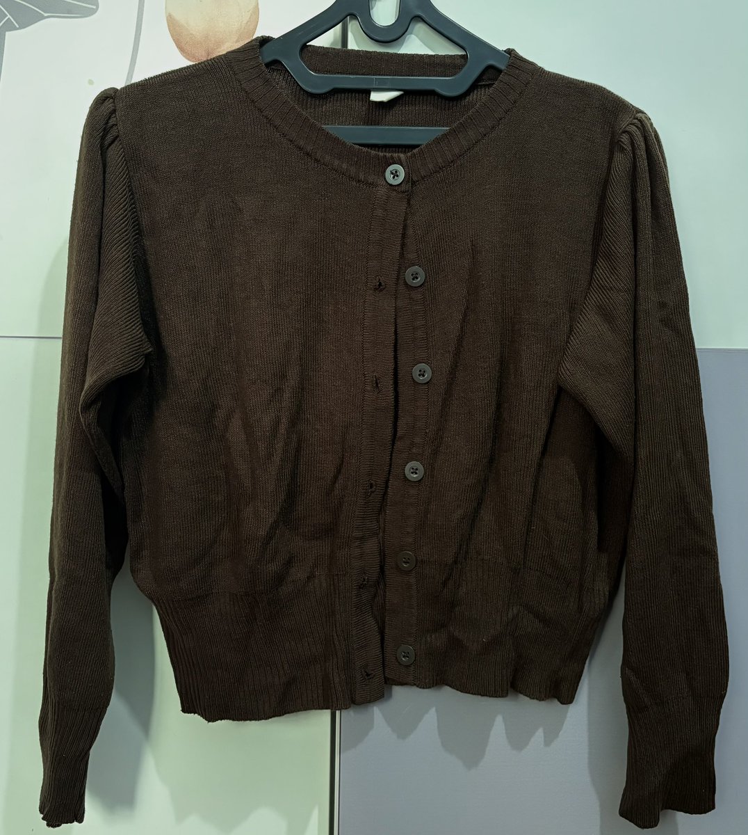 ibuymk's tweet photo. Crop tee bershka
sz xl
20k

Carigan daisy by nigoo
Dark brown
All size
40k

Cardigan soft blue
Bahan lembut &amp; dingin bgt
40k

Jaket crop denim
Black
All size fit to L
40k (baru dipakai 1x) https://t.co/xI8HgnmjF6