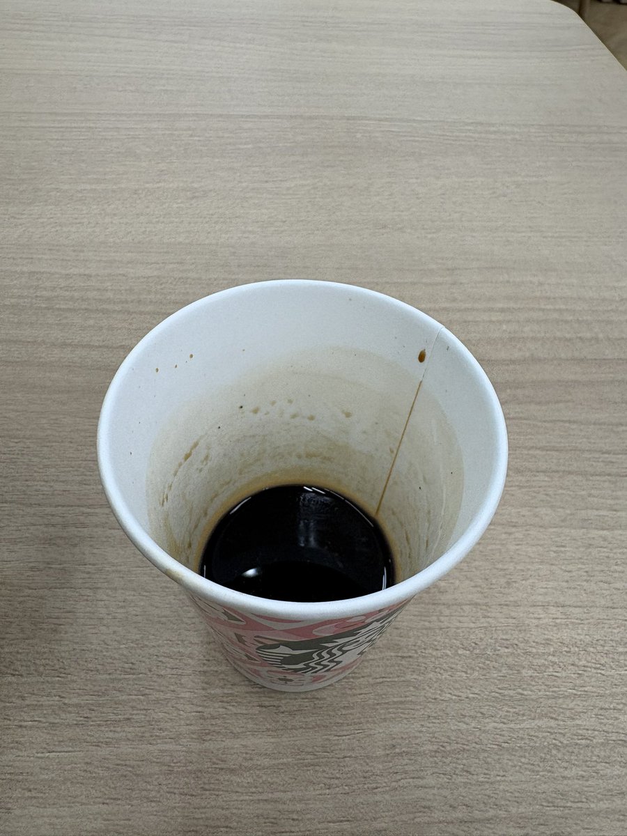 Icy_V_Solid's tweet photo. スタバでたまにはcoffee☕︎でも飲むか〜ってエスプレッソ？頼んだら

ワンショット？ツーショット？

ってきかれて分からんのでyesしてたらすんごい濃厚なのが出てきた

ドッピオと言うらしい
ゆっこが飲んでたのこれか〜〜〜☕︎

(400円したけど濃くて甘くて？超うまかった) https://t.co/WWTn08T2w1