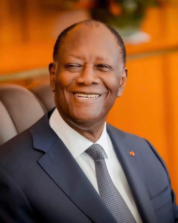 🔵 Grâce à la vision de ADO 🇨🇮, la Côte d’Ivoire a des stades modernes et des pelouses de niveau international ⚽️
Mais le football local peine encore à attirer les supporters…
💡 Avec une meilleure gestion, ces stades peuvent redevenir le cœur vibrant du foot ivoirien !