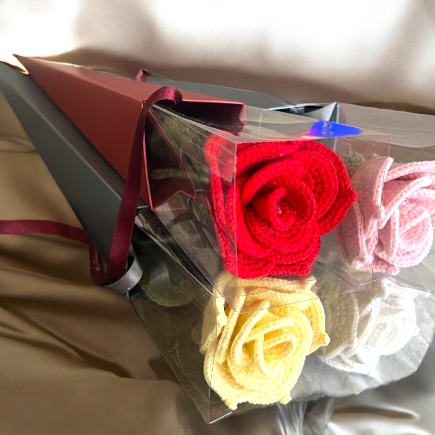 guribebek's tweet photo. Güllerin anlamı çok derindir, peki solmayan gül ne demektir❤️
#gül #rose https://t.co/qUZbPkMtg2