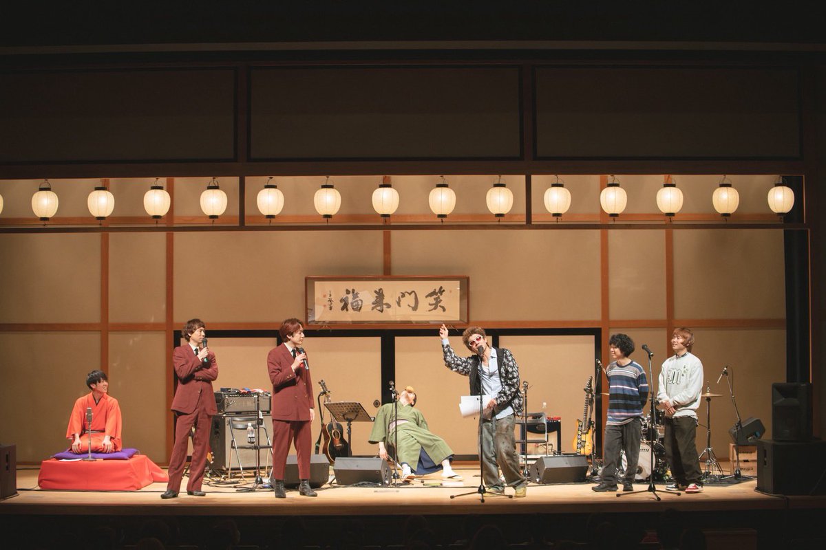 ItsDaikyHiguchi's tweet photo. ハマ・オカモト監修
祝☆樋口大喜ディスクジョッキー
十周年記念興行「電波ってんねん！」

賑やかに御開き。感想はインスタにて。
ご来場頂き誠にありがとうございました！
電波ってゆきましょう。#FM802 

撮影
大阪公演 @KYOTO_TANAKA02 
東京公演 @Lily0141 https://t.co/AtOLJMxYbH