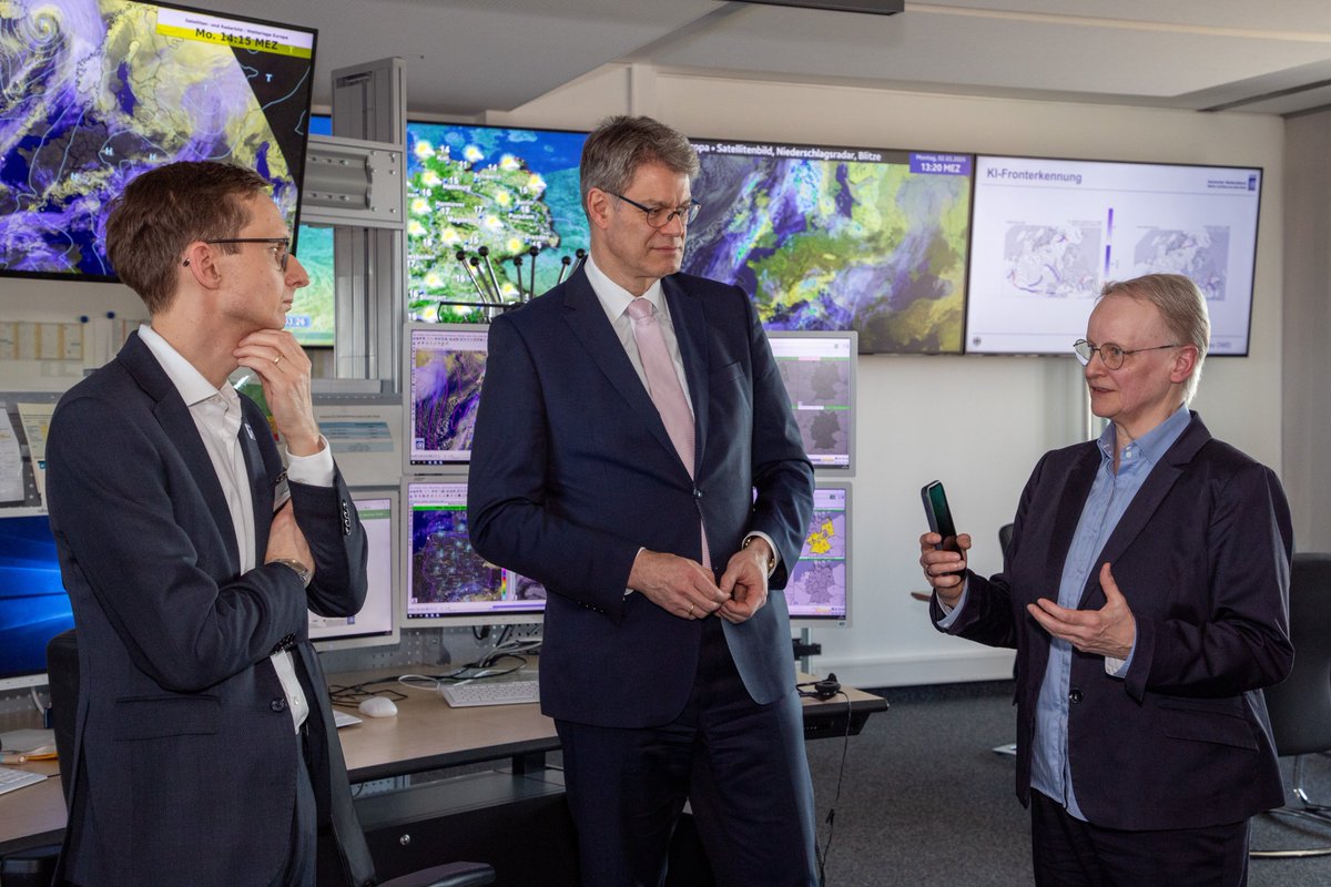 BMV's tweet photo. Das Gegenmittel für KI-Müdigkeit: Das KI-basierte #Wetter-Vorhersagen-Modell #AICON des @DWD_presse. Das Modell aus Deutschland ermöglicht schnellere & qualitativ hochwertige Vorhersagen. ☂️🌡️🌬️ Gerade bei den im Alltag wichtigsten Parametern Temperatur, Wind & Regen.