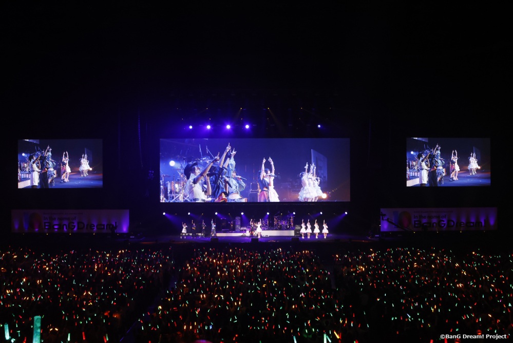 bang_dream_info's tweet photo. ／
⭐#バンドリ10周年ライブ
　アーカイブ配信チケット発売中📢
＼

#パスパレ × #Afterglow による
「Y.O.L.O！！！！！」コラボも披露✨

🎫購入はこちら
https://t.co/7S1Y0f9Pgu

📡Ticket for overseas
https://t.co/f9iKeBV41a

#バンドリ https://t.co/e5nFpWbPA0