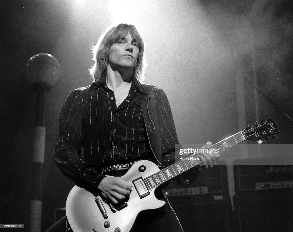 nottco's tweet image. Happy 78th birthday to Terence Charles  White , aka Snowy White , Born today 3rd March 1948 

" I’ve always wanted to play mostly clean and simple stuff. "

#ThinLizzy #PinkFloyd #RogerWaters