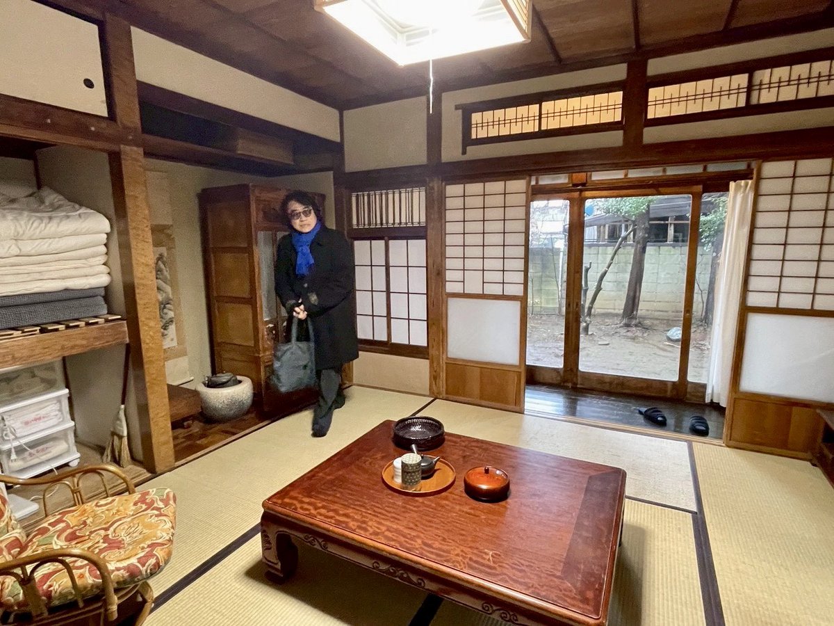 ほら、田舎のおばあちゃん家のようなノスタルジー溢れる素敵なロケ