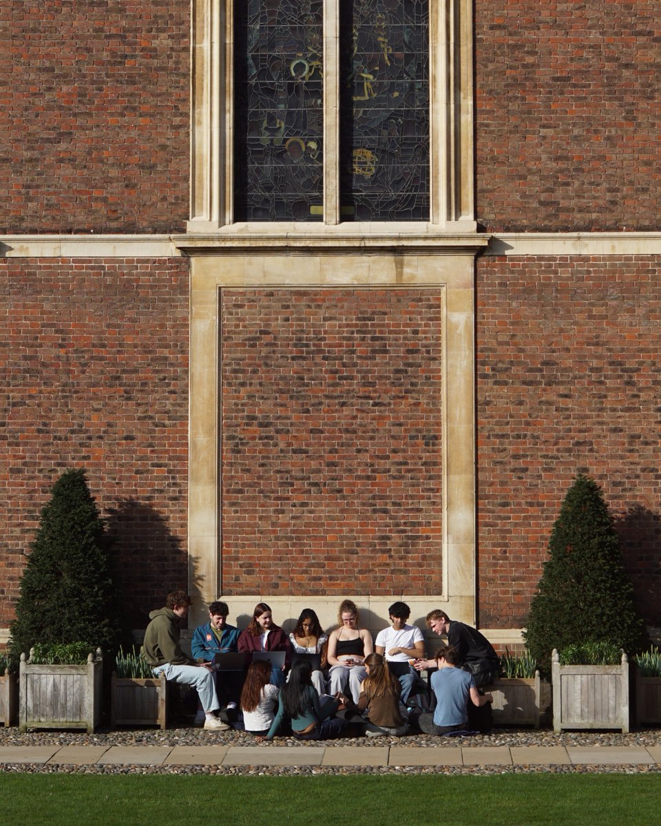 Catz_Cambridge's tweet image. We're looking for an enthusiastic &amp;amp; skilled #gardener 💚 Our green spaces benefit our community &amp;amp; local wildlife so we've created a new full-time gardening role to improve &amp;amp; maintain gardens across our sites in central Cambridge. Apply by 12 March at caths.cam.ac.uk/gardener