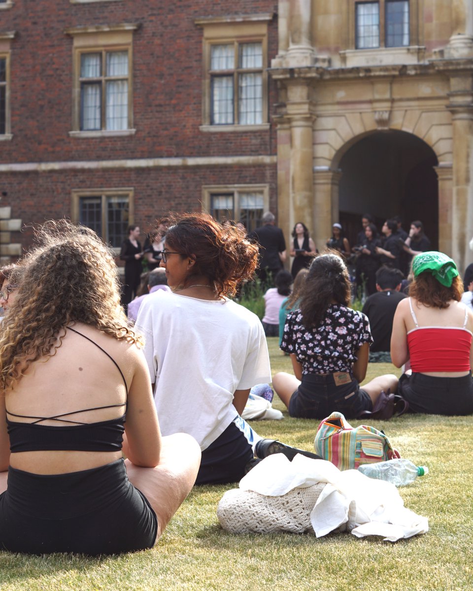 Catz_Cambridge's tweet image. We're looking for an enthusiastic &amp;amp; skilled #gardener 💚 Our green spaces benefit our community &amp;amp; local wildlife so we've created a new full-time gardening role to improve &amp;amp; maintain gardens across our sites in central Cambridge. Apply by 12 March at caths.cam.ac.uk/gardener