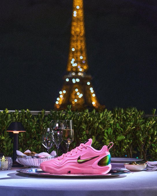 Novelship's tweet photo. The story continues… ✨
Nike and @_ajawilson22 introduce her 2nd signature shoe, the A’Two!
Forefoot Air Zoom cushioning takes performance to the next level 🏀
Launching globally May 2 🗓️

#fyp #shoes #sneaker #trending #kicks #Sneakers https://t.co/W0Xjmox10p