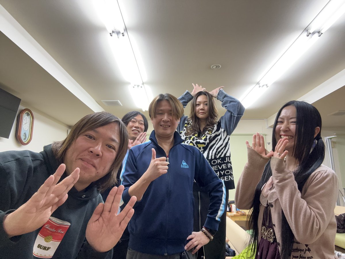 kiramyu_kishin's tweet photo. 3/3(火)はきしん伝心📻
キラキラミュージックは19:00からお送り致します🤗

ゲスト:平井P
家族や身近な人への想いを歌に乗せて関東を中心に活動するシンガーソングライター平井Pさん。きしんではフォークソングのオープンマイクでお馴染みでしたが久しぶりにきしん伝心に登場して頂きました🔆 https://t.co/lgUh5yAVdr
