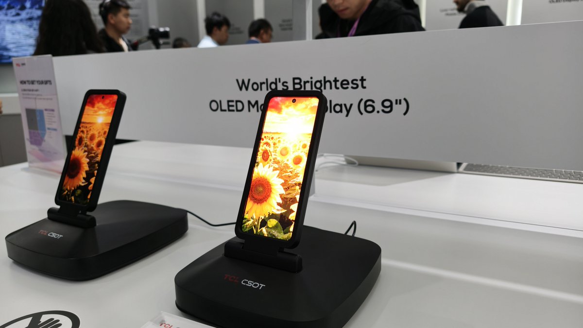 15,000nits is insane. This is the World's Brightest OLED mobile display ...