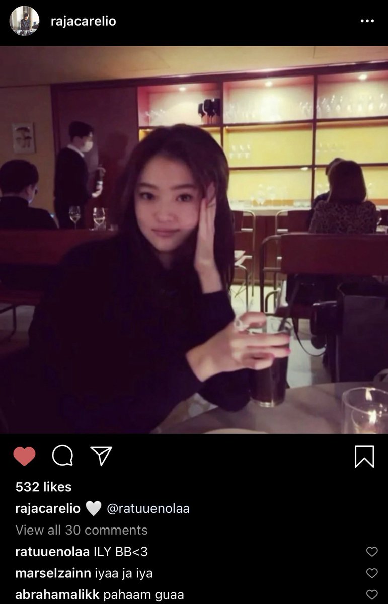 mitssyie's tweet photo. #jjunabi couple high maintenance kita, raja bucin banget ke ratunya, sebaliknya jugaa gituu, kalau cowo” di luar sana males nemenin cewenya shopping, raja malah seneng dan ENJOY nemenin ratu berjam” shopping, fyi ratu tuh pacar pertama raja juga… https://t.co/jCImINdtJn