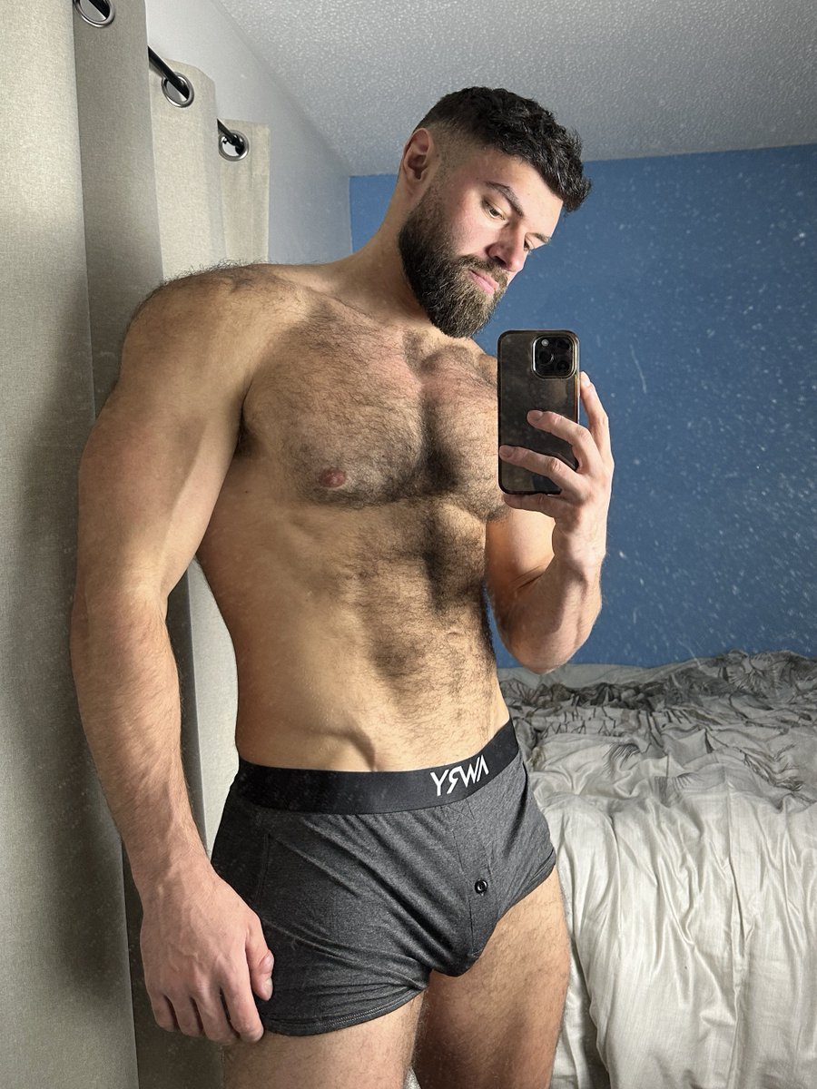 CHRISBSFW tweet media